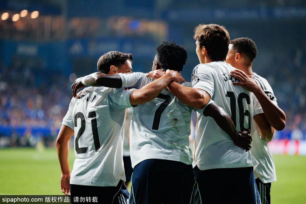 欧冠首战皇马迎高风险挑战,4000马赛球迷远征伯纳乌