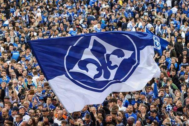 欧冠巅峰对决!纽卡斯尔主场迎战巴萨,英超新贵能否掀翻西甲豪门?