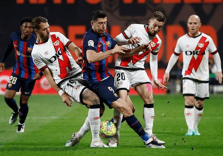 西甲焦点战前瞻:巴萨 VS 赫塔菲,红蓝军团剑指三分