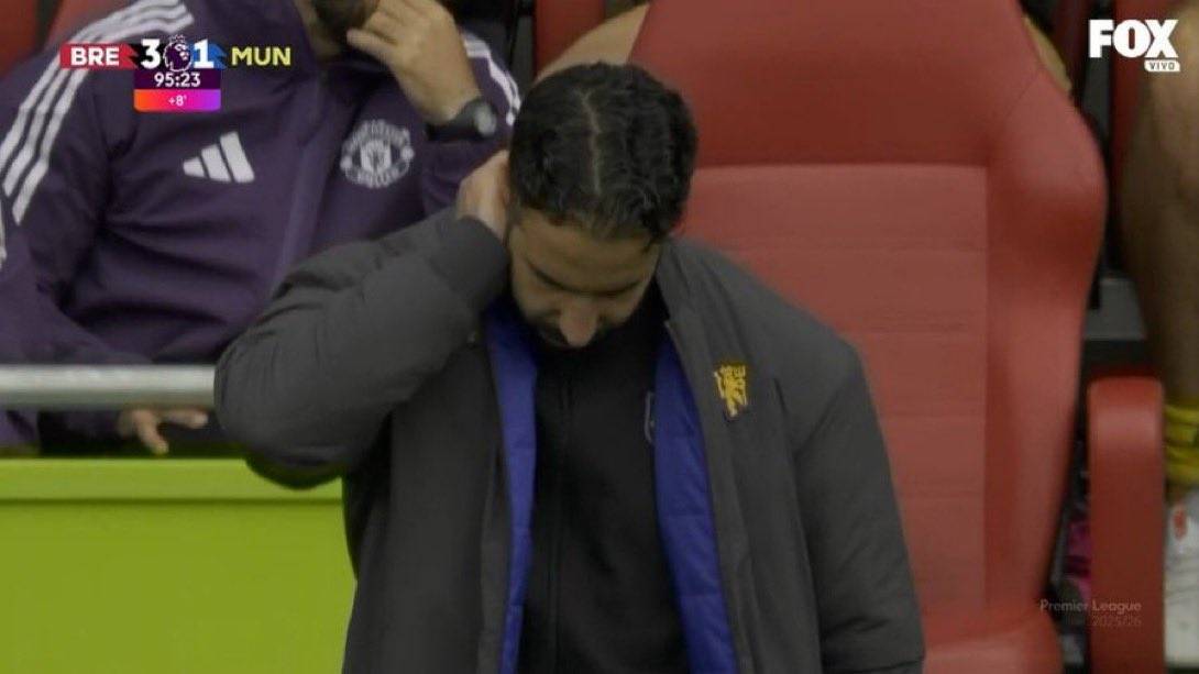 曝阿莫林已对曼联绝望,训练中崩溃无言独坐!高层对其支持恐为假