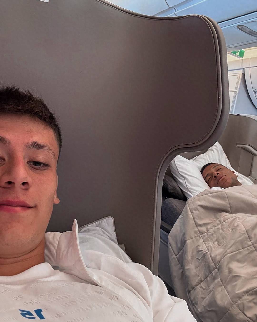 皇马5球大胜的幕后故事,居莱尔晒姆巴佩床照,姆巴佩:哈萨克斯坦之行很不轻松