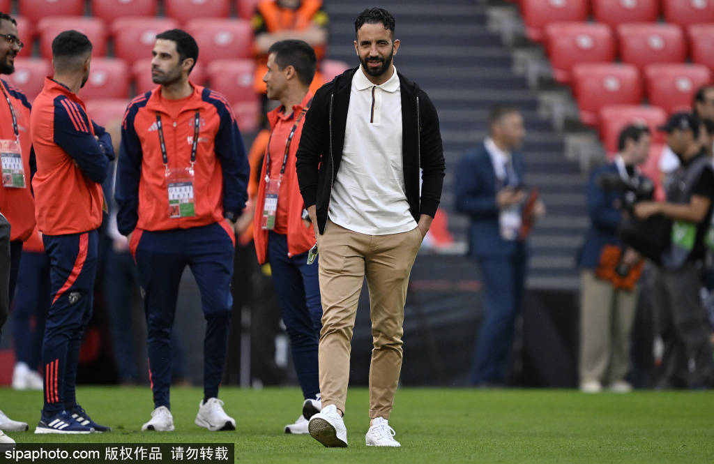 曼联主帅阿莫林圣诞前恐下课?卡拉格直言:已经无可挽回