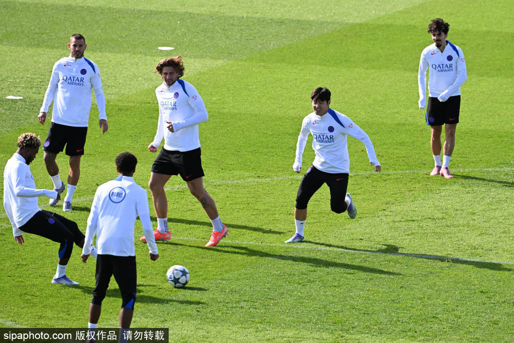 李刚仁:亚洲足球的璀璨新星,他的成功背后是怎样的故事?